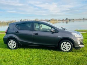 Toyota Aqua SALE NOW ON / €10950 / RARE COLOUR - Image 4
