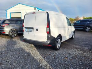 Volkswagen Caddy Cargo TDI 122HP A7F 5DR Automatic - Image 3