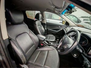 HYUNDAI SANTA FE 4WD EXECUTIVE 4DR - Image 4