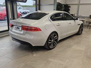 16 JAGUAR XE PRESTIGE 2.0 DIESEL - Image 3