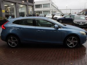 2.0D4 SE LUXURY 5DR HATCHBACK AUTO  // IMMACULATE - Image 3