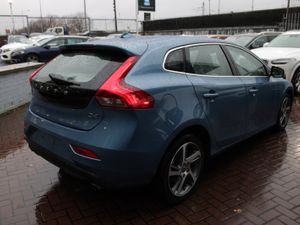 2.0D4 SE LUXURY 5DR HATCHBACK AUTO  // IMMACULATE - Image 4