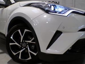 2018*6,000 MILES*HYBRID SPORT TOYOTA C-HR SELF CHA - Image 3