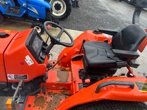 Kubota L3200 Compact Tractor - Image 4