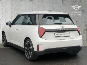 Mini Cooper Cooper SE - Image 3