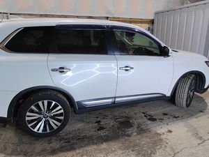 182 Mitsubishi Outlander 7 Seater-Petrol - Image 2