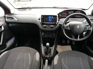 Peugeot 208 1.4 Hdi 70 bhp Active (FRESH NCT TODAY - Image 3