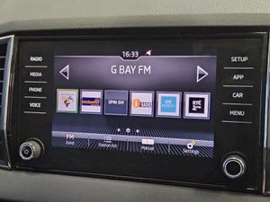 19 SKODA KAROQ AMBITION AUTOMATIC DIESEL - Image 3