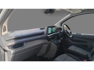 Volkswagen Transporter TRENDLINE LWB 28 110HP- CAR - Image 4