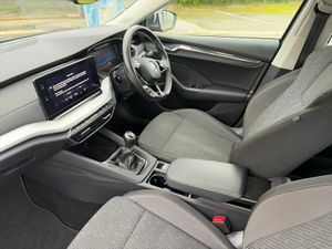 Skoda Octavia COMBI STYLE 2.0TDI 115HP MANUAL - Image 2