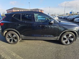 VOLVO XC40 RECHARGE T4 R-DESIGN AUTOMATIC PHEV - Image 4