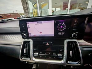 KIA SORENTO PHEV K4 5DR AUTO - Image 2