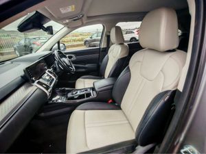 KIA SORENTO PHEV K4 5DR AUTO - Image 4