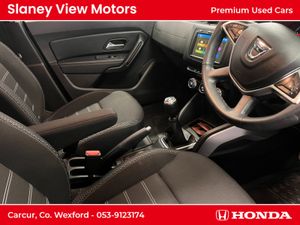 Dacia Duster PRESTIGE SCE 115 MY19 4 4DR - Image 4