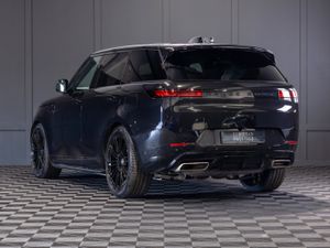 2025 Range Rover Sport P460e Dynamic SE - Image 4