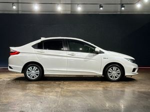 Honda Grace HYBRID 1.5L AUTOMATIC - Image 3