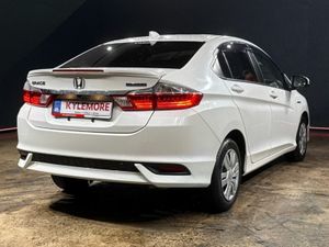 Honda Grace HYBRID 1.5L AUTOMATIC - Image 4