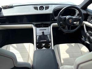 Porsche Panamera Panamera 4 E-Hybrid - Image 2