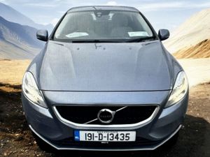 2019 Volvo V40 D3 (150hp) Momentum Automatic - Image 3