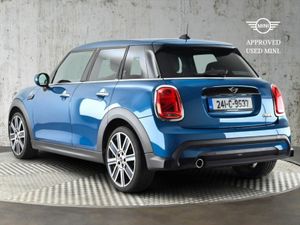 Mini Cooper 5-Door Cooper Exclusive - Image 2