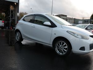 MAZDA DEMIO 2010  White - Image 2