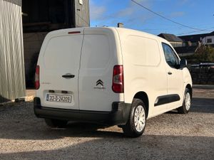 Citroen Berlingo 2021 3 seater - Image 4