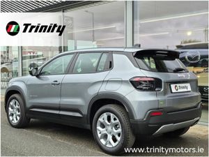 Jeep Avenger ** ALTITUDE ** 1.2 E-MHEV 100BHP ** T - Image 3