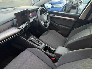 Volkswagen Golf EDITION 75 1.5 MHEV 116HP AUTO - Image 3