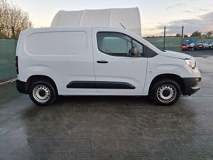 232 Opel Combo  1.5 Diesel - Image 4