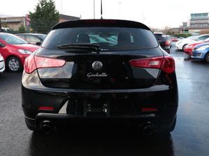 ALFA ROMEO SPORTS 2015 BLACK - Image 4