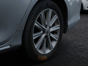 TOYOTA CAMRY 2012 SILVER HYBRID - Image 4