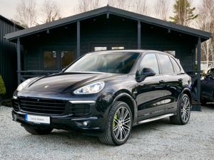 2017 Porsche Cayenne S E-Hybrid Platinum Edition - Image 3