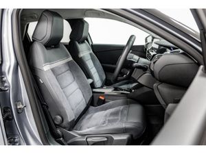 Citroen C4 ë-Series 50kWh Auto 136HP - Image 3