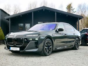 2025 BMW M760E, 571BHP, PAN ROOF - Image 3