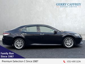 Toyota Camry 2.5 Petrol  Full Hybrid Automatic - Image 4