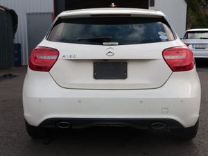 Mercedes-Benz A180 2014 WHITE - Image 4