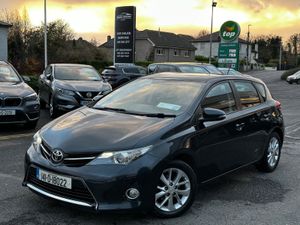 Toyota Auris 2014 - Image 2