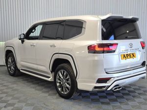 Toyota Landcruiser Lc300 Diesel 2025 - Image 3