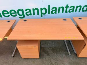 Office desk and draws - Image 4