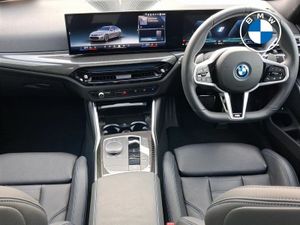 BMW 3-Series 330e M Sport - Image 4