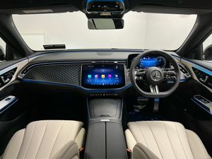 Mercedes-Benz E-Class 300de AMG - 19 Inch Alloys - - Image 3