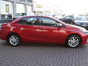 1.4 D-4D AURA 4DR SALOON // STUNNING CAR IN IMMACU - Image 3