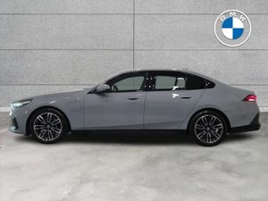 BMW 5-Series 530e M Sport Saloon - Image 4