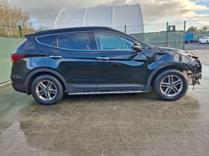 *2018 Hyundai Santa FE  7 Seater  4x4 - Image 3