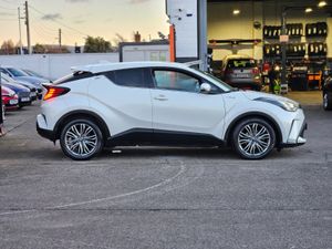 221 Toyota C-HR1.8  Hybrid SOL - Image 2