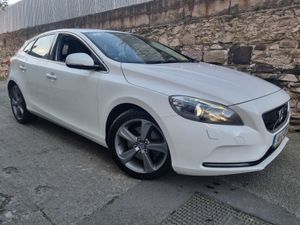 Volvo V40  Automatic 2014 - Image 2