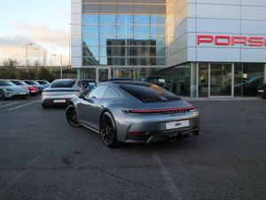 Porsche 911 Carrera GTS - Image 2