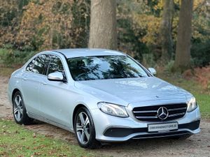 E220 AVANTGARDE  * HIGH SPEC * - Image 2