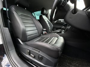 Volkswagen Golf 1.4 TSI LEATHER LEATHER SEATS VIRT - Image 2