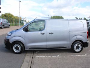 2022 Peugeot Expert Professional L1 Premium - Image 4